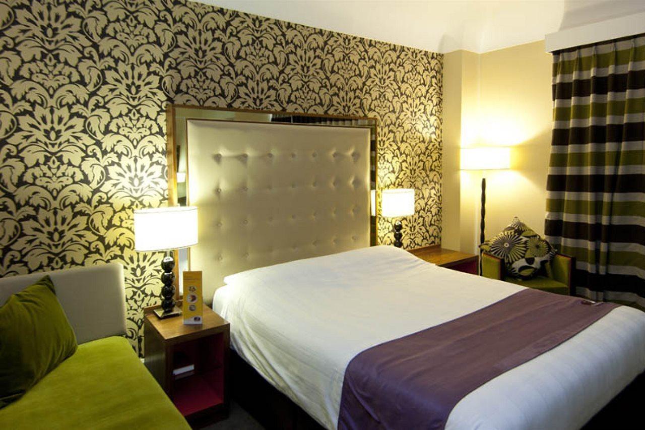 Premier Inn Bournemouth Central Exterior photo