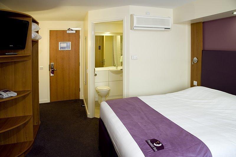 Premier Inn Bournemouth Central Room photo