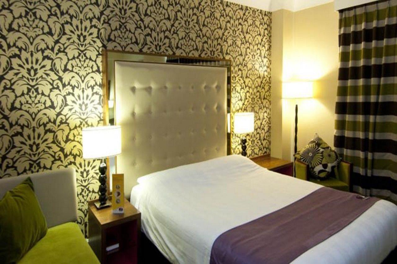 Premier Inn Bournemouth Central Exterior photo